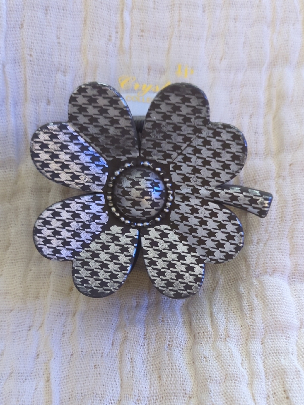 Flower Hair Clip Chic accessory for everyday wear.